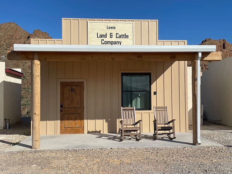 Ghost Town Hotel at Ten Bits Ranch - Lewis Land & Cattle Company Exterior